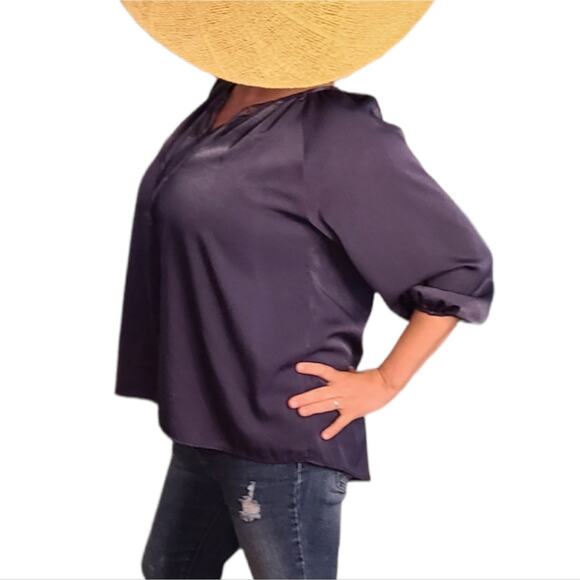 Blue silky/satiny top size medium Miami - Picture 7 of 10